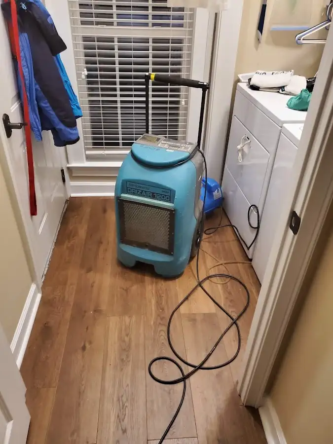 Commercial dehumidifier deployed for Crawl Space Restoration in Bloomington